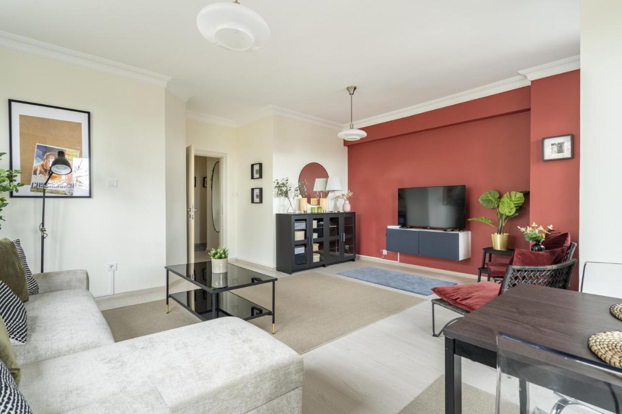 Modern Flat With Balcony On Bagdat Street Apartman Isztambul Kültér fotó