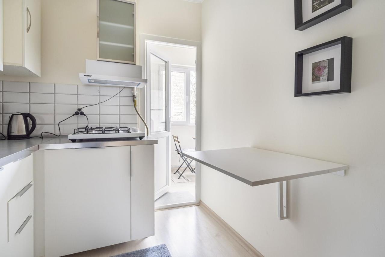 Modern Flat With Balcony On Bagdat Street Apartman Isztambul Kültér fotó