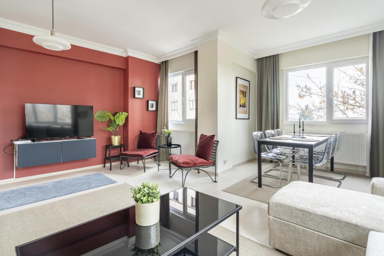 Modern Flat With Balcony On Bagdat Street Apartman Isztambul Kültér fotó