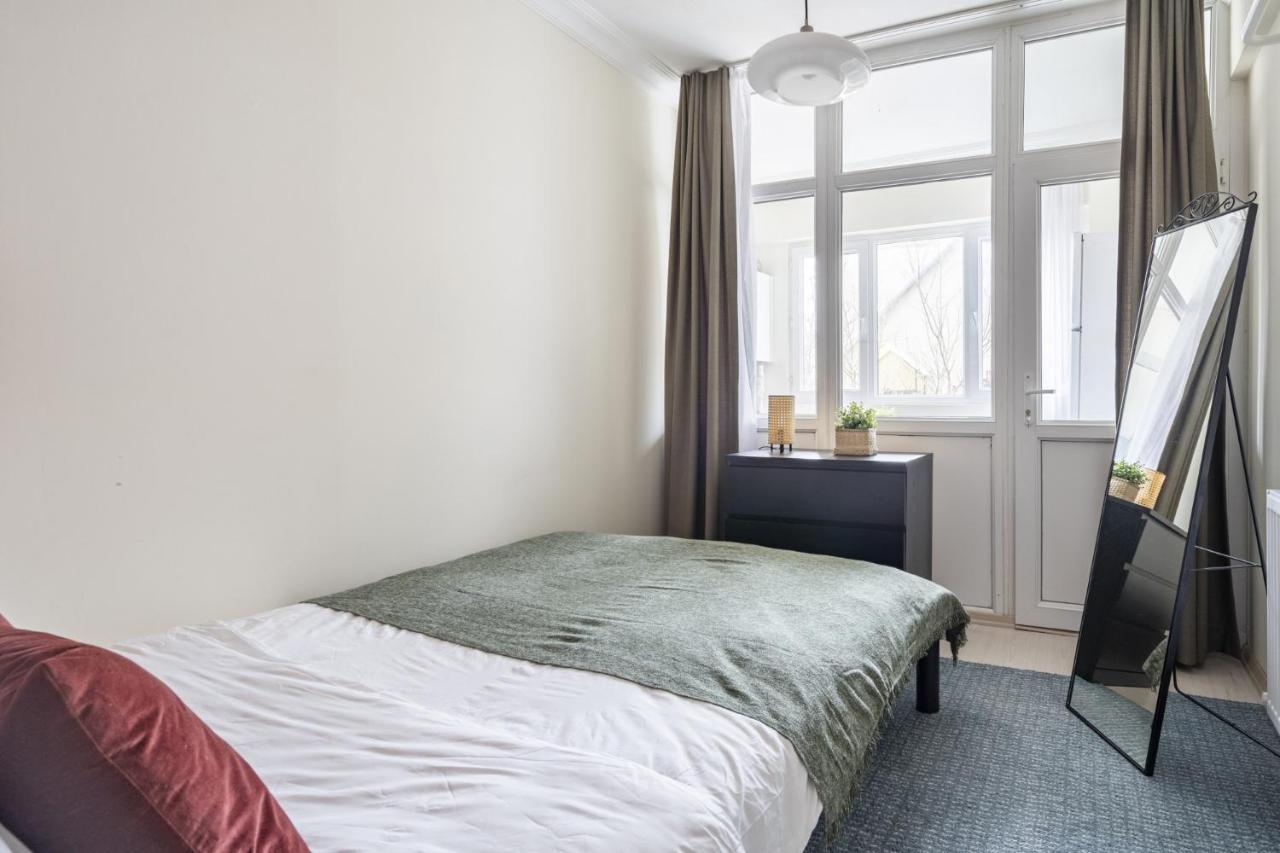 Modern Flat With Balcony On Bagdat Street Apartman Isztambul Kültér fotó